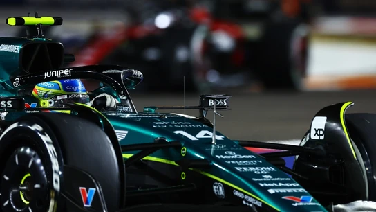 Fernando Alonso en el Aston Martin Fernando Alonso en el Aston Martin
