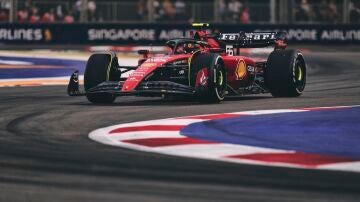 Carlos Sainz pone fin al dominio de Red Bull con una magnífica victoria en Singapur