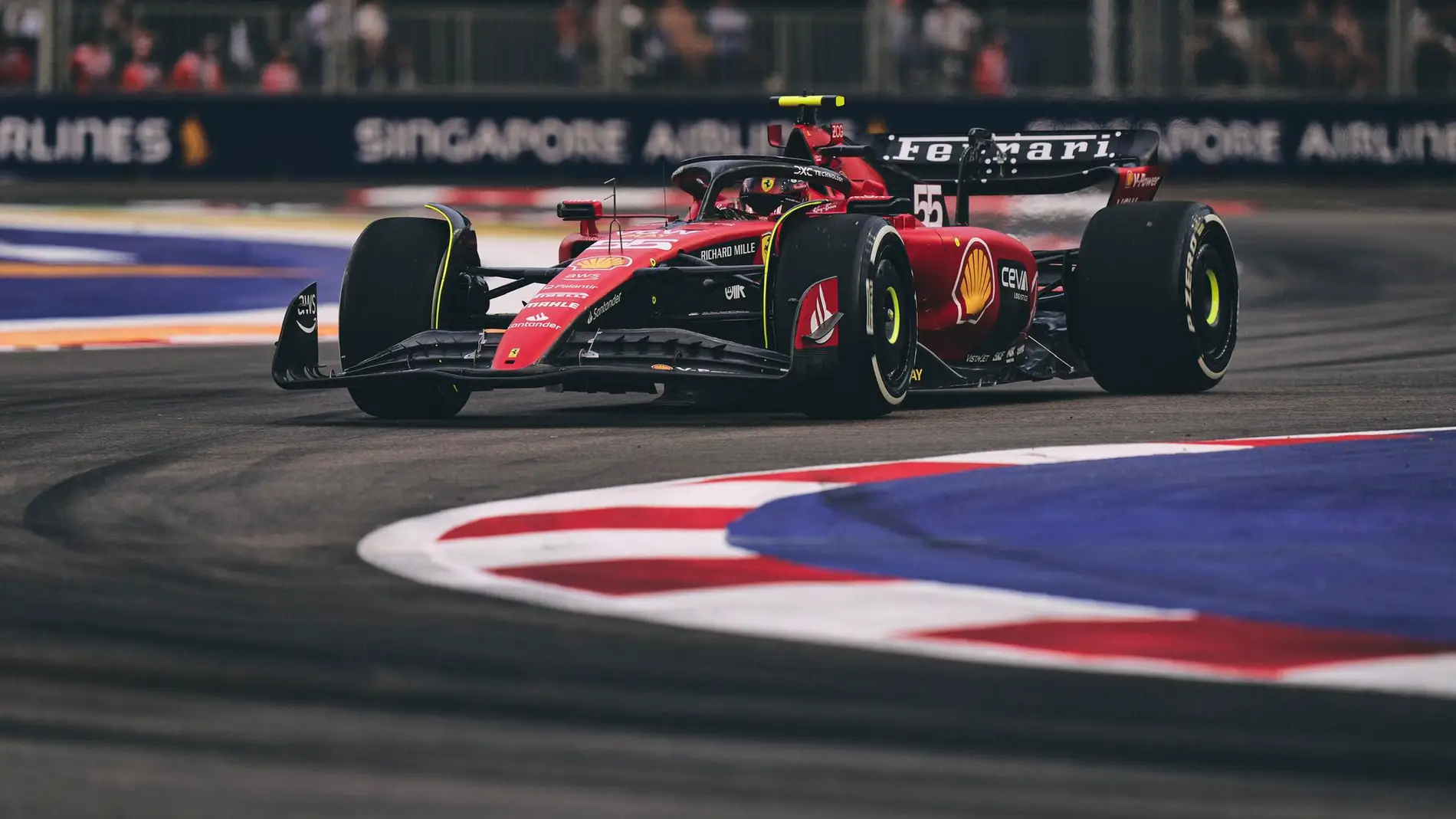 Carlos Sainz pone fin al dominio de Red Bull con una magnífica victoria en Singapur
