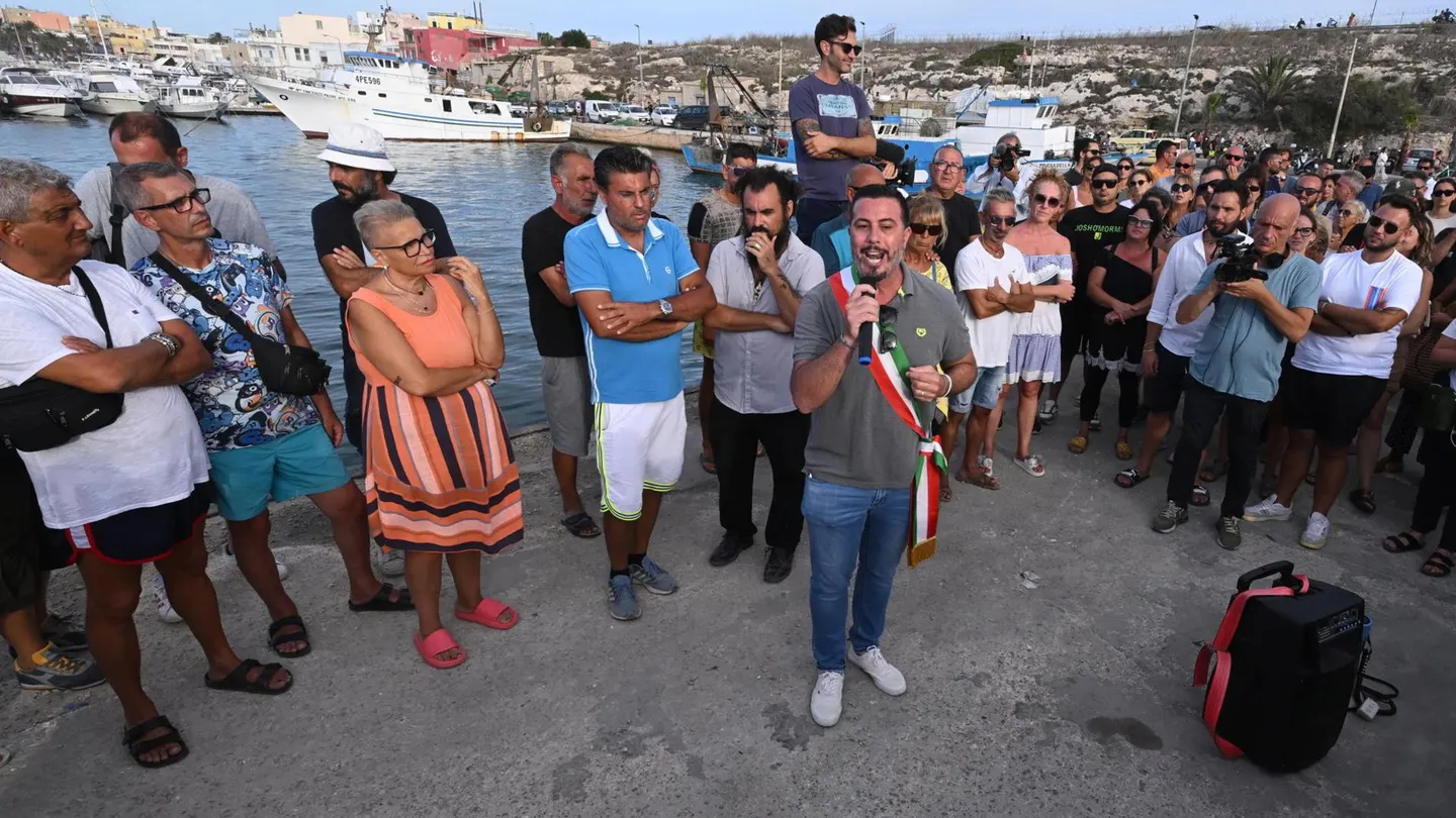 Crisis humanitaria en Lampedusa: "Se están muriendo de hambre y no podemos hacer nada" Crisis humanitaria en Lampedusa: "Se están muriendo de hambre y no podemos hacer nada"