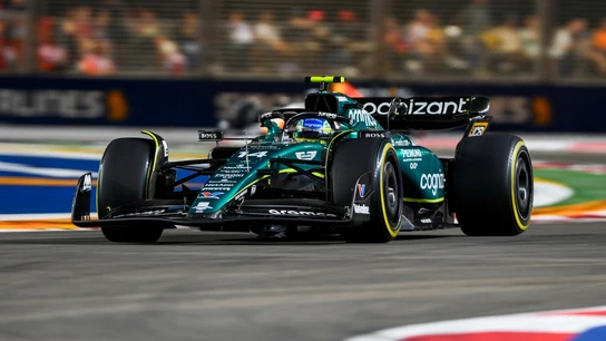 Alonso, con el Aston Martin en Singapur Alonso, con el Aston Martin en Singapur