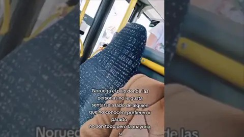 Una joven alucina con lo que hacen los noruegos en los autobuses: "No lo entiendo"