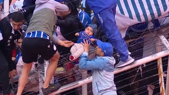 Evacuación de un bebé en un partido en Argentina Evacuación de un bebé en un partido en Argentina