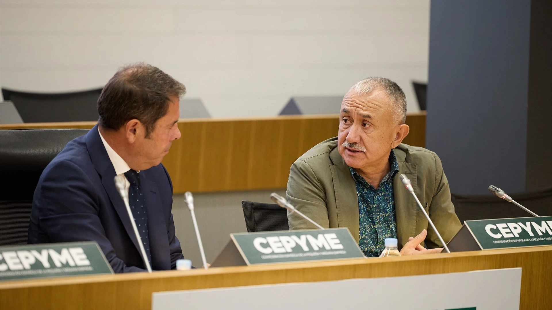 El presidente de Cepyme, Gerardo Cuerva, y el secretario general de UGT, Pepe Álvarez.