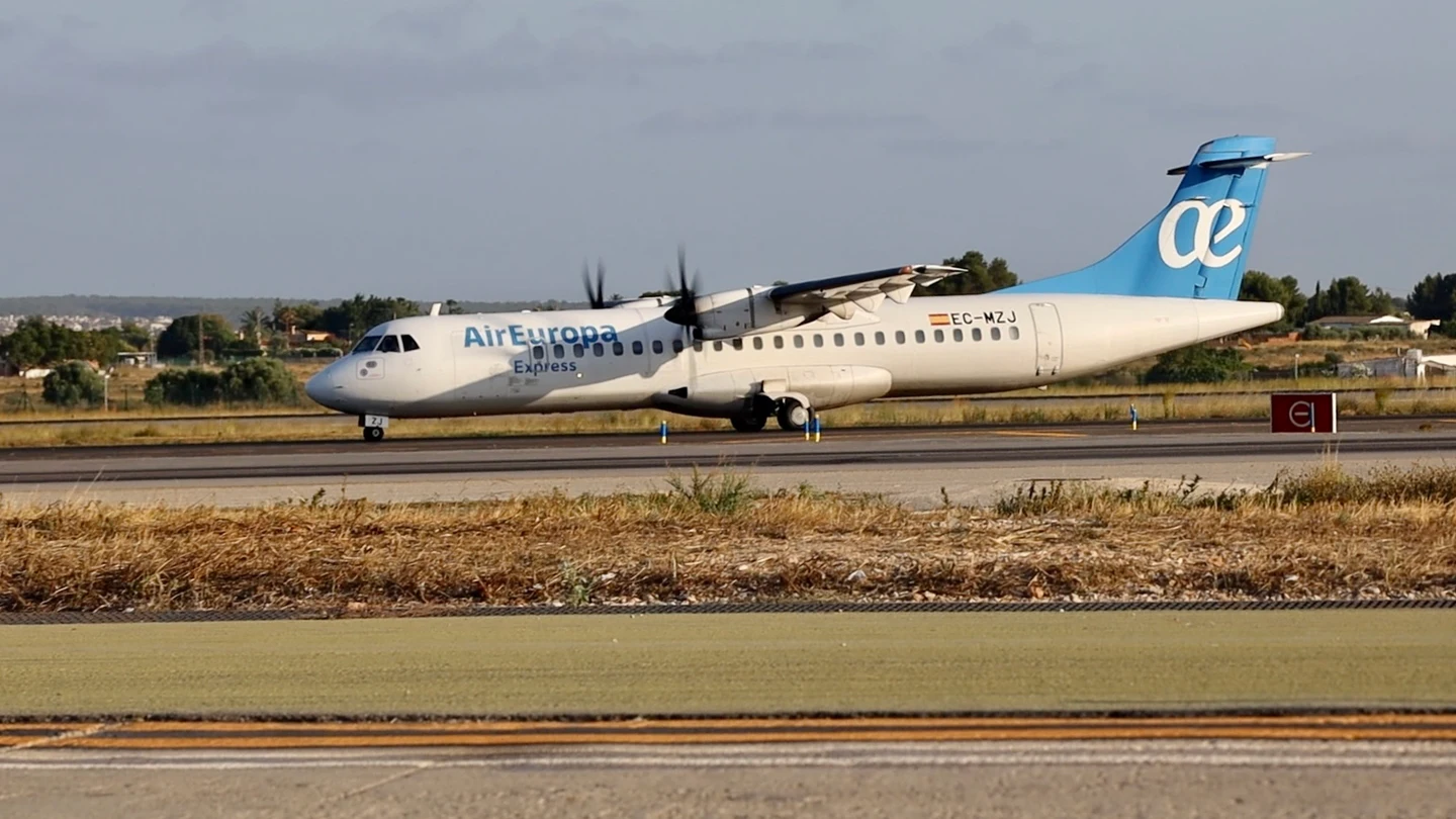 Dos aviones colisionan en el aeropuerto de Palma Dos aviones colisionan en el aeropuerto de Palma