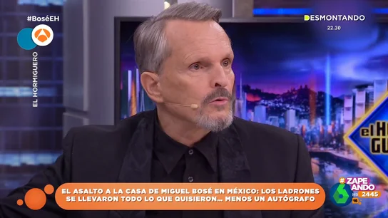 La surrealista petición de unos ladrones a Miguel Bosé durante el asalto a su casa de México La surrealista petición de unos ladrones a Miguel Bosé durante el asalto a su casa de México