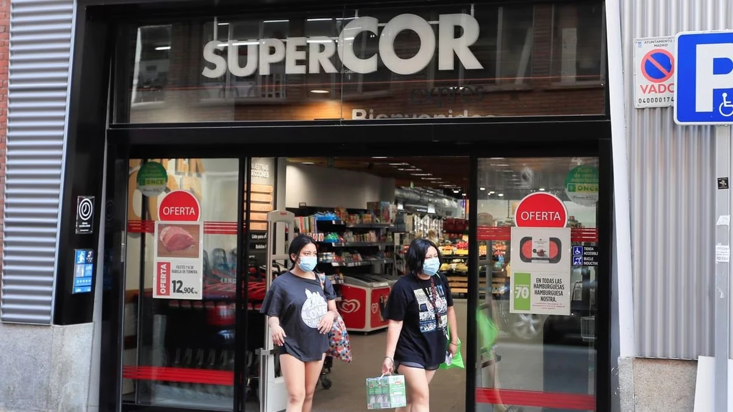 El Corte Inglés traspasa a Carrefour el negocio de 47 Supercor por 60 millones El Corte Inglés traspasa a Carrefour el negocio de 47 Supercor por 60 millones