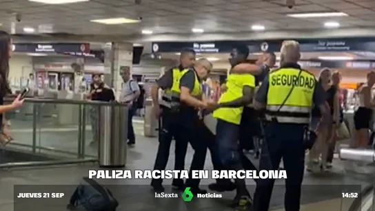 Habla un testigo de la paliza de cuatro seguratas a un chico negro: "Un segurata le empezó a dar vueltas con el puño" Habla un testigo de la paliza de cuatro seguratas a un chico negro: "Un segurata le empezó a dar vueltas con el puño"