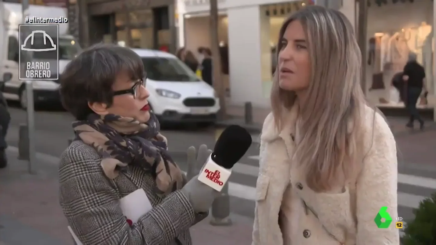 Así explica una joven de barrio rico cómo podría "apañarse" con 950 euros al mes: : "Hay que ser más ecológico y andar" Así explica una joven de barrio rico cómo podría "apañarse" con 950 euros al mes: : "Hay que ser más ecológico y andar"
