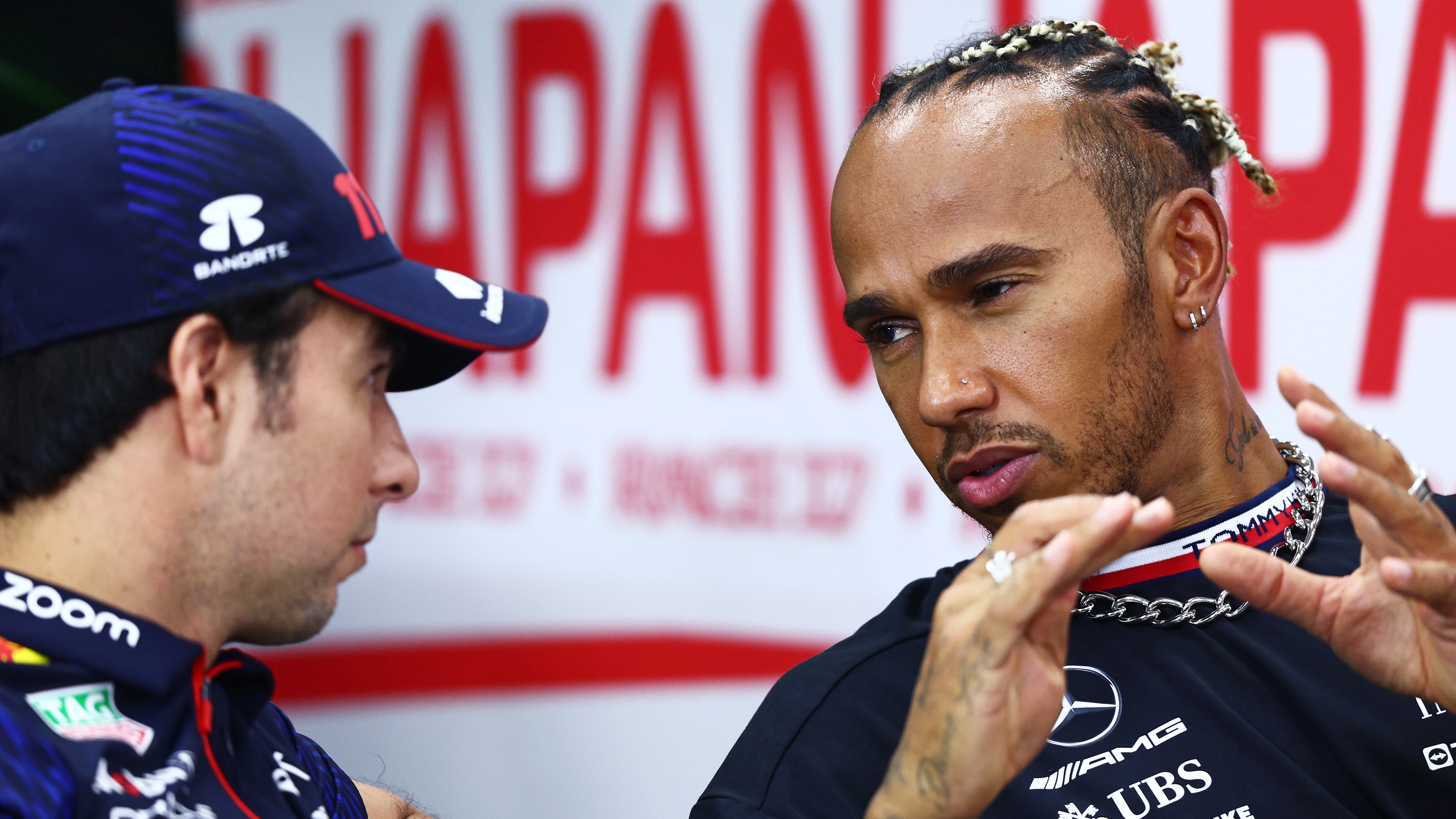 'Checo' Pérez y Lewis Hamilton