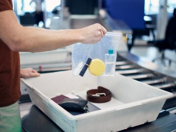 Control de seguridad de los líquidos en el aeropuerto