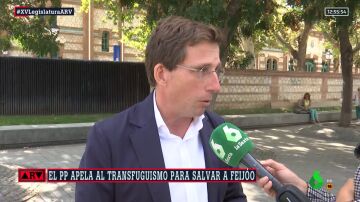 Almeida llama a los socialistas díscolos con Sánchez al transfuguismo: "Apelo a todos los que les repugna amnistir a Puigdemont"