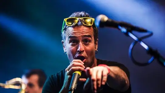 Muere Ferran Gallart, cantante del grupo Strombers, a los 50 años Muere Ferran Gallart, cantante del grupo Strombers, a los 50 años