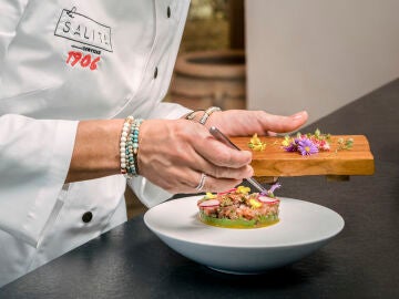 Plato elaborado por Bego Rodrigo, chef estrella Michelin y propietaria del restaurante 'La Salita' (Valencia)