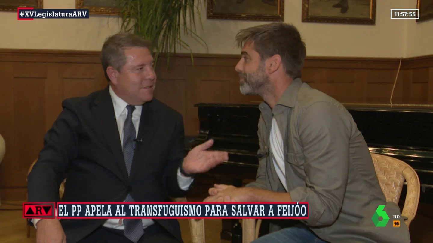 Yélamo revela qué le dijo Page en el acto de Felipe González: "Sabía que su presencia podía interpretarse como un desafío a Sánchez" Yélamo revela qué le dijo Page en el acto de Felipe González: "Sabía que su presencia podía interpretarse como un desafío a Sánchez"