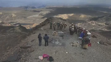 Preocupación en Bolivia ante la sequía crítica: el lago Titicaca se está secando y las llamas agonizan