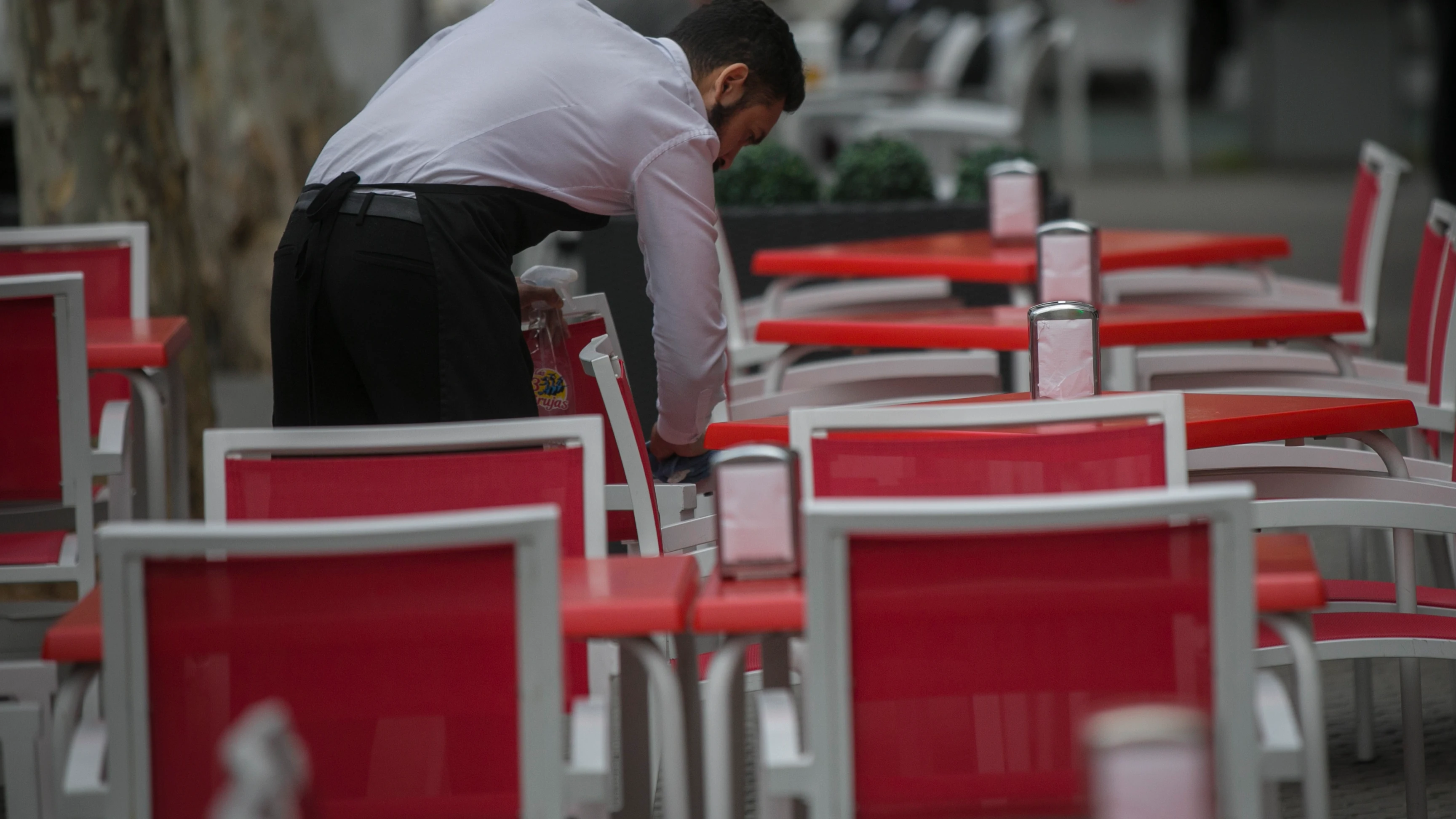 España, líder en sobrecualificación: "Desde que acabé de estudiar nunca he trabajado de lo mío"