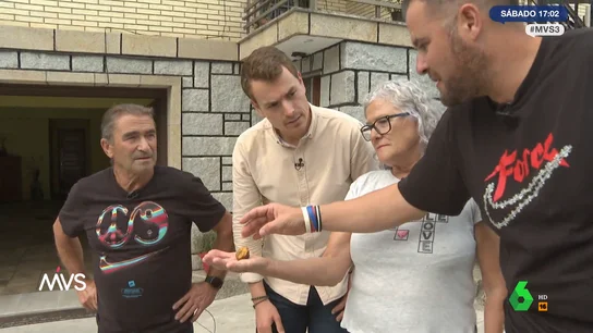 Un matrimonio de orense se lleva un susto al descubrir que ha caído un meteorito en su jardín Un matrimonio de orense se lleva un susto al descubrir que ha caído un meteorito en su jardín