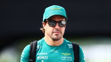 Fernando Alonso, en el paddock de Japón