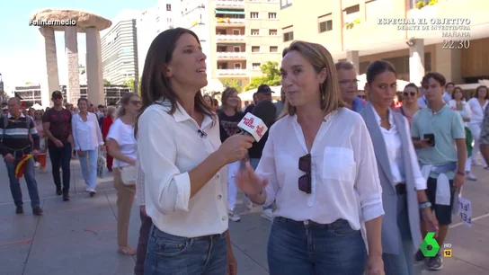 Cuca Gamarra niega que llamen al transfuguismo en el PSOE: "Si creen que lo es, a lo mejor no están seguros de sus diputados" Cuca Gamarra niega que llamen al transfuguismo en el PSOE: "Si creen que lo es, a lo mejor no están seguros de sus diputados"