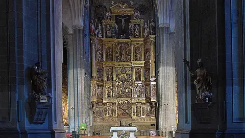 Interior de la Iglesia Imperial de Santa María de Palacio Interior de la Iglesia Imperial de Santa María de Palacio