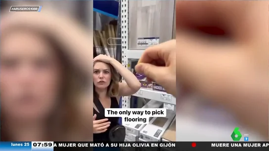 El truco definitivo de un chico para escoger el color del parqué antes de comprarlo: arrancarle un pelo a su novia El truco definitivo de un chico para escoger el color del parqué antes de comprarlo: arrancarle un pelo a su novia