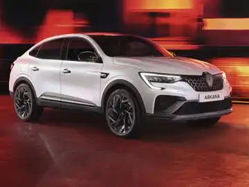 El Renault Arkana estrena gama para España con mejoras de equipamiento El Renault Arkana estrena gama para España con mejoras de equipamiento