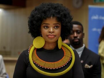 Zoleka Mandela, granddaughter of Nelson Mandela, dies at 43