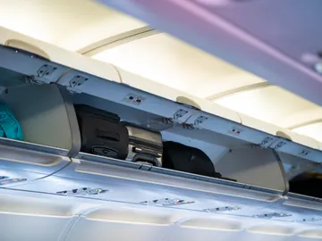 Maletas de cabina en el avión Maletas de cabina en el avión