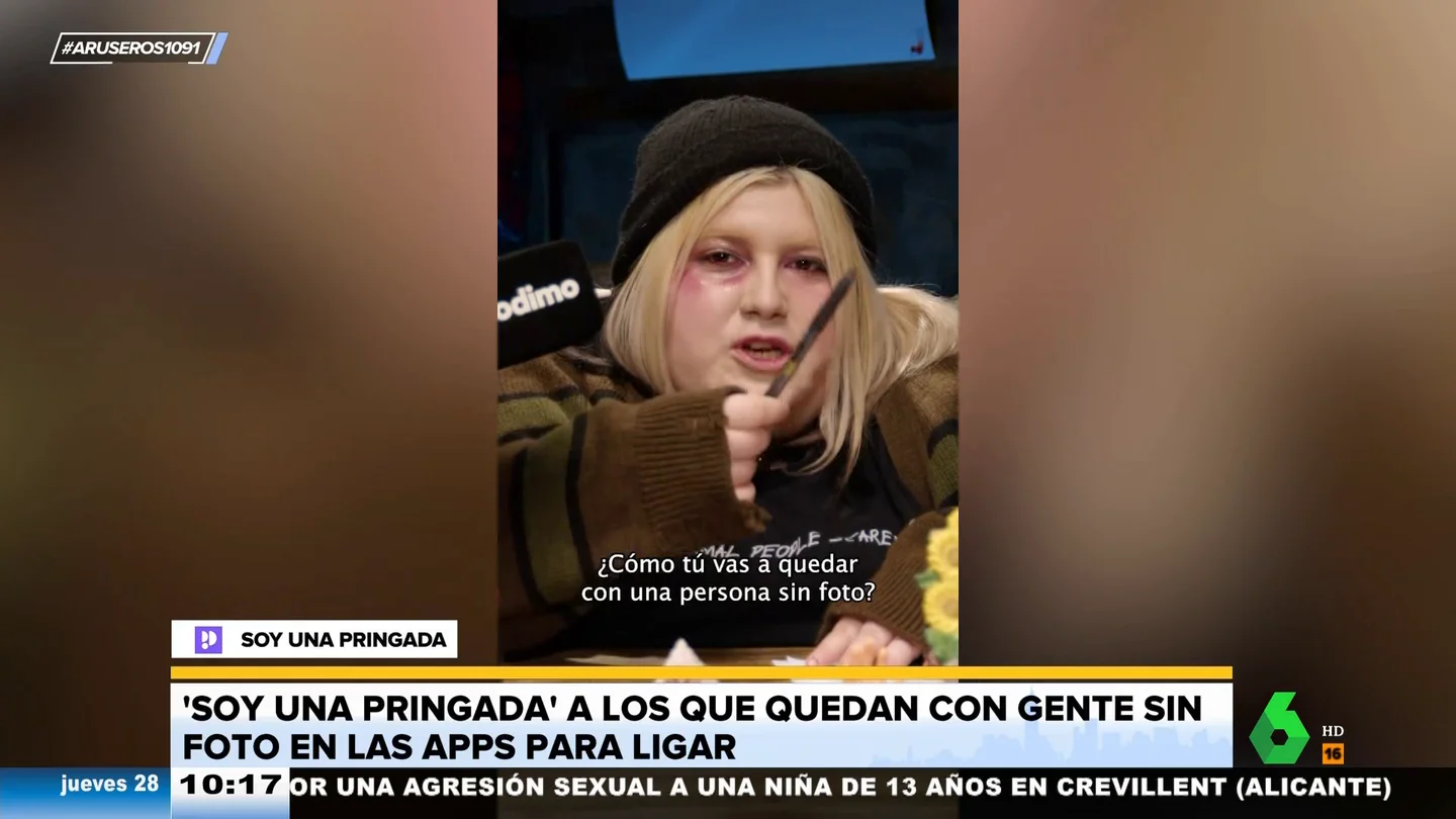 El dardo de 'Soy una pringada' a los que tienen citas con gente sin foto en la app para ligar: "Luego la gente se queja" El dardo de 'Soy una pringada' a los que tienen citas con gente sin foto en la app para ligar: "Luego la gente se queja"