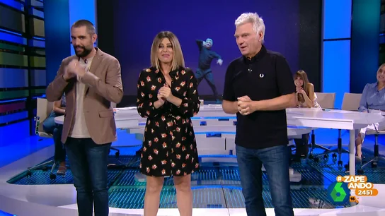 La duda de Valeria Ros tras recibir clases de mímica básica en directo: "¿Puedo ponerlo en LinkedIn?" La duda de Valeria Ros tras recibir clases de mímica básica en directo: "¿Puedo ponerlo en LinkedIn?"