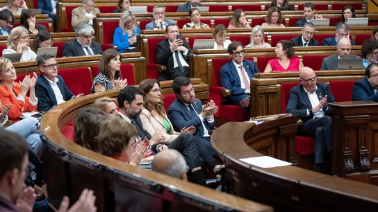 JxCat ofrece a ERC y CUP un pacto "de mínimos" sobre la amnistía en el Parlament JxCat ofrece a ERC y CUP un pacto "de mínimos" sobre la amnistía en el Parlament