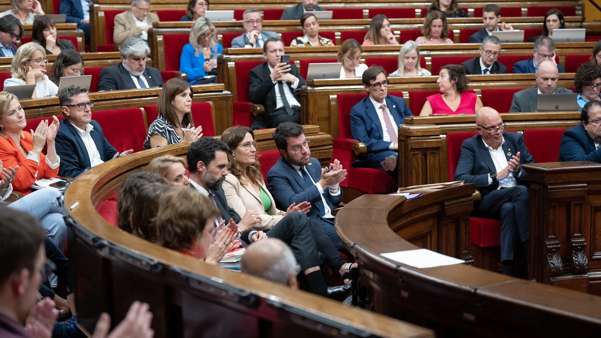 JxCat ofrece a ERC y CUP un pacto "de mínimos" sobre la amnistía en el Parlament