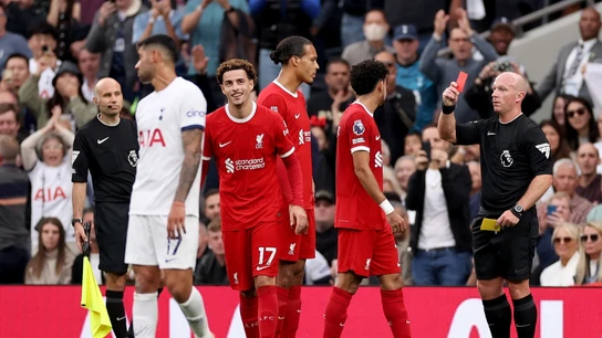 Momento de la roja a Cody Jones Momento de la roja a Cody Jones