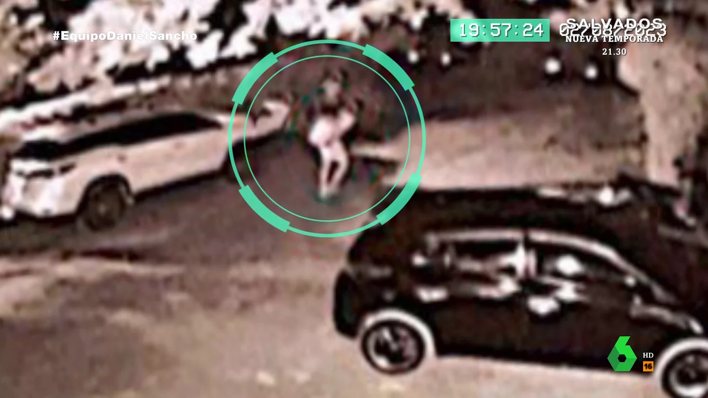 Caminando junto al mar con una bolsa: los movimientos de Daniel Sancho captados por las cámaras tras el crimen de Edwin Arrieta Caminando junto al mar con una bolsa: los movimientos de Daniel Sancho captados por las cámaras tras el crimen de Edwin Arrieta