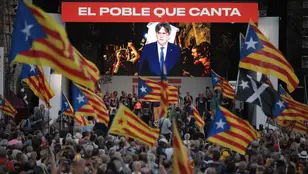 Puigdemont, aclamado en su intervención en el aniversario del 1-O