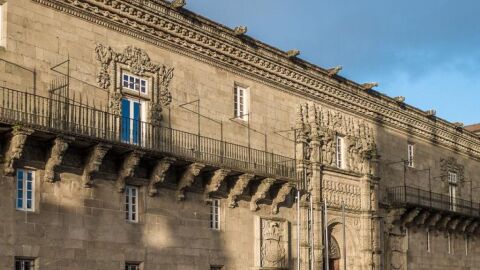 Fachada del Hostal de los Reyes Católicos