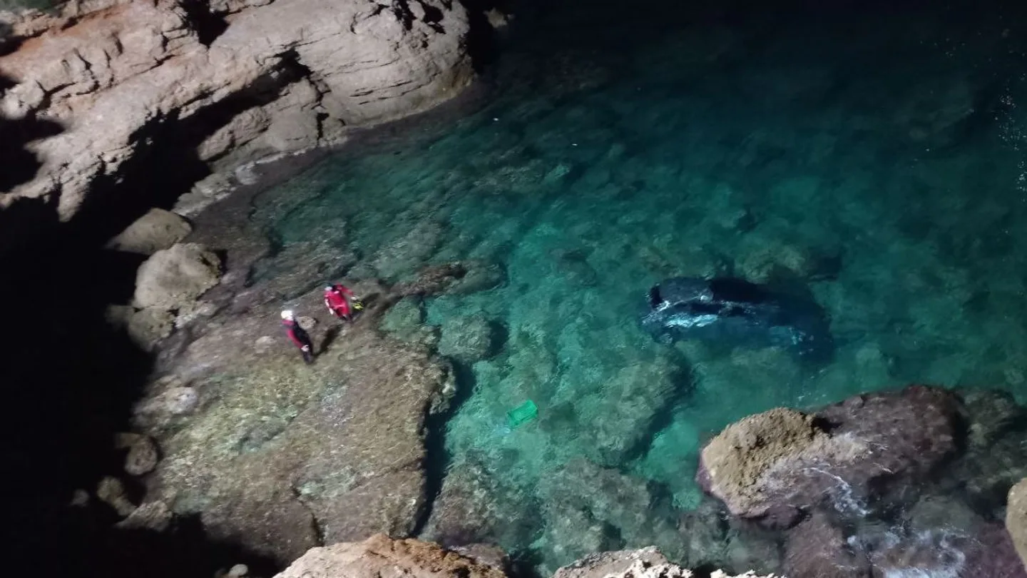 El coche sumergido en L'Ametlla de Mar con dos víctimas mortales El coche sumergido en L'Ametlla de Mar con dos víctimas mortales
