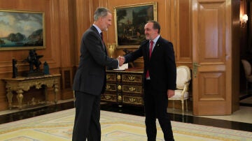 El rey Felipe VI recibe en el Palacio de La Zarzuela al líder de UPN, Javier Esparza