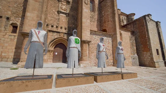 Boris Izaguirre visita Cáceres, cuna de la Orden de Santiago: así se fundó la orden religiosa que protegía a los peregrinos Boris Izaguirre visita Cáceres, cuna de la Orden de Santiago: así se fundó la orden religiosa que protegía a los peregrinos