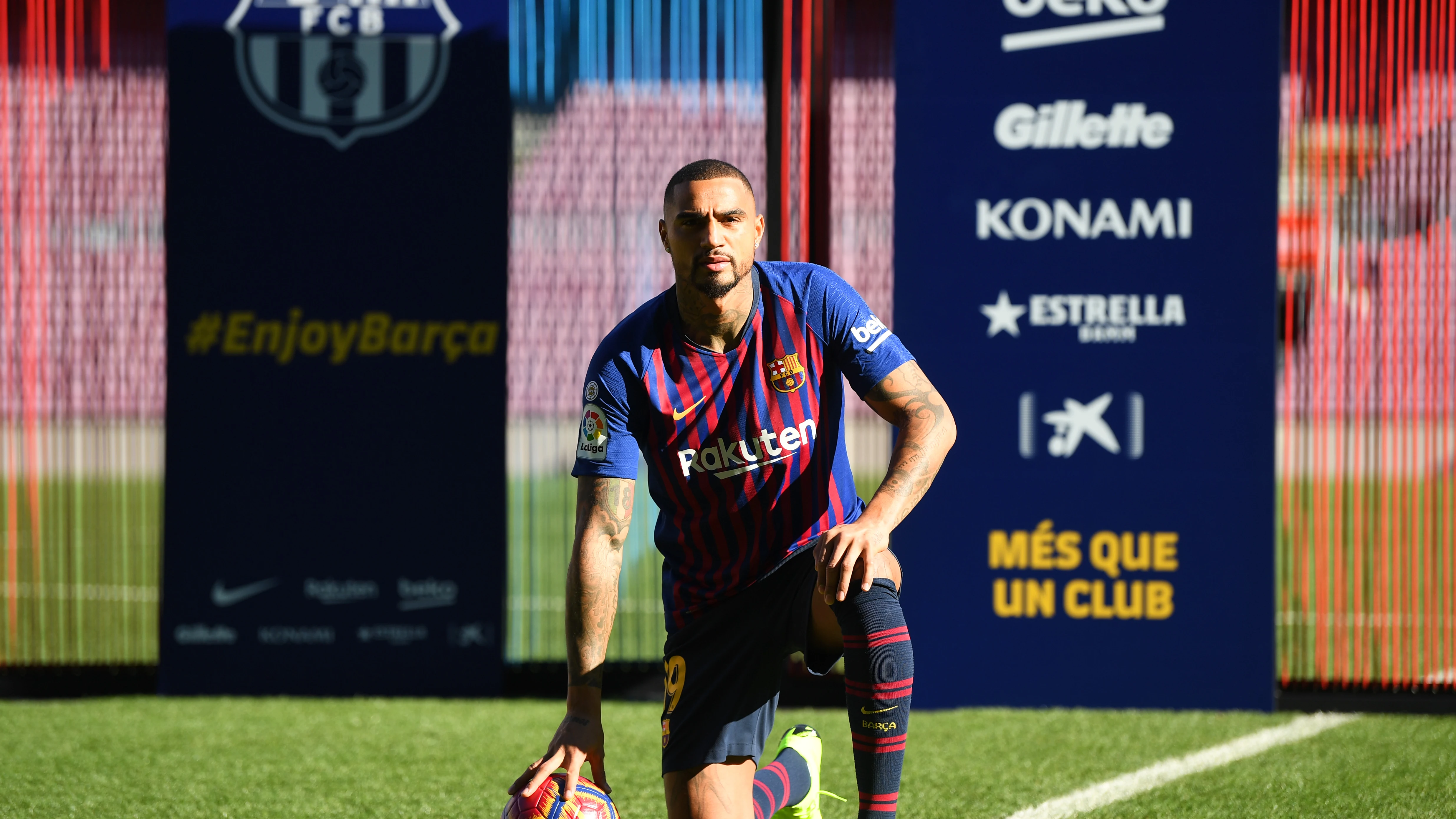 Kevin-Prince Boateng, durante su presentación con el Barça