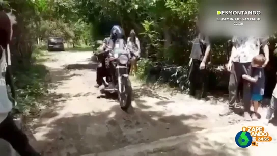 La accidentada partida de un hombre hacia su viaje en moto: "Se ha replanteado la aventura" La accidentada partida de un hombre hacia su viaje en moto: "Se ha replanteado la aventura"