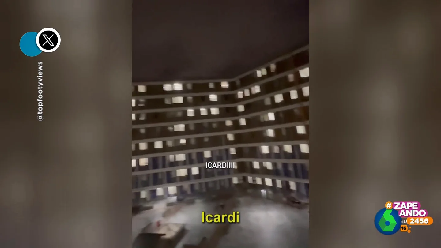 Un joven se convierte en el 'speaker' particular de su patio de vecinos Un joven se convierte en el 'speaker' particular de su patio de vecinos