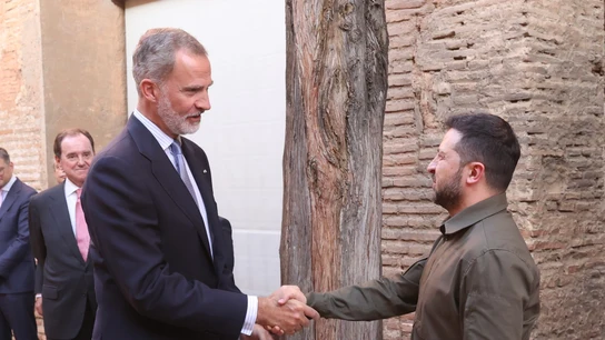 Guerra Rusia Ucrania, en directo: el rey Felipe VI se reúne con Volodimir Zelenski en Granada Guerra Rusia Ucrania, en directo: el rey Felipe VI se reúne con Volodimir Zelenski en Granada