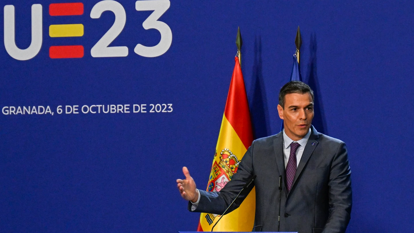 Pedro Sánchez, tras la cumbre informal de la Unión Europea celebrada este viernes en Granada. Pedro Sánchez, tras la cumbre informal de la Unión Europea celebrada este viernes en Granada.