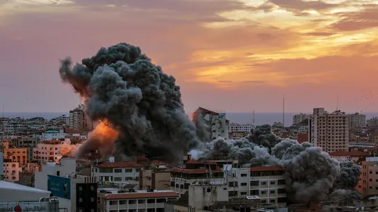 Israel prepara la invasión de Gaza tras unos ataques de Hamás en los que Irán niega su participación Israel prepara la invasión de Gaza tras unos ataques de Hamás en los que Irán niega su participación