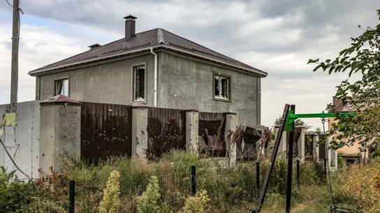 Imagen de archivo de una vivienda dañada por un ataque de las fuerzas rusas en Jersón. Imagen de archivo de una vivienda dañada por un ataque de las fuerzas rusas en Jersón.