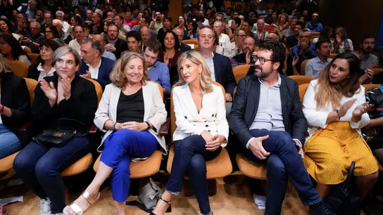 Yolanda Díaz y Ada Colau en la presentación del dictamen jurídico encargado por Sumar sobre la amnistía Yolanda Díaz y Ada Colau en la presentación del dictamen jurídico encargado por Sumar sobre la amnistía