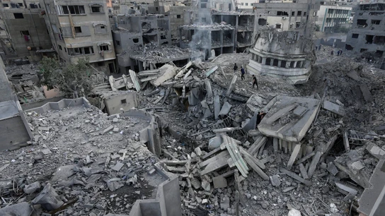 Edificios en Gaza destrozados tras bombardeos israelíes Edificios en Gaza destrozados tras bombardeos israelíes