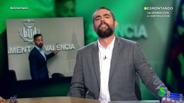 Dani Mateo analiza la curiosa 'maniobra' de Vox para tapar una tilde en el Ayuntamiento de Valencia